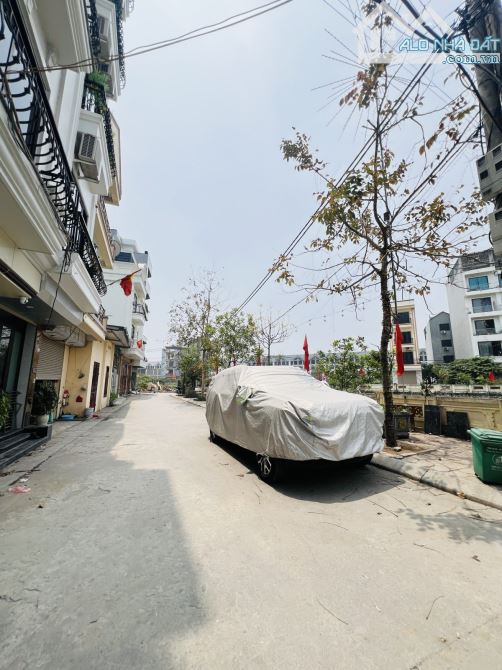 Bán căn hộ DV Lai Xá, 47m2, 7 tầng thang máy, giá 10.5 tỷ