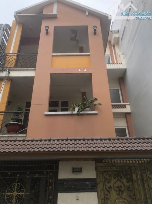 Bán nhà khu Compound Nguyễn Trọng Tuyển , DT: 7,5m x 14m , 3 tầng , Giá 21,9 tỷ TL