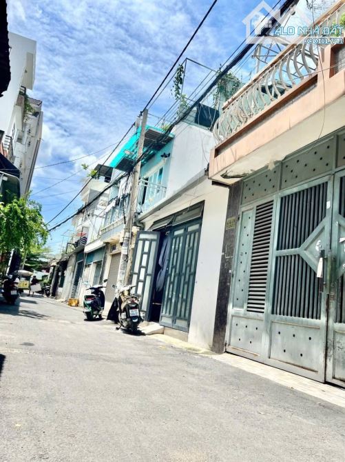 Căn thứ 2 thì không có căn thứ nhất là ĐÂY