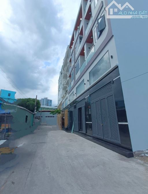 CẦN BÁN ĐẤT NGAY MÃ LÒ , KHU XÂY NHÀ CAO TẦNG