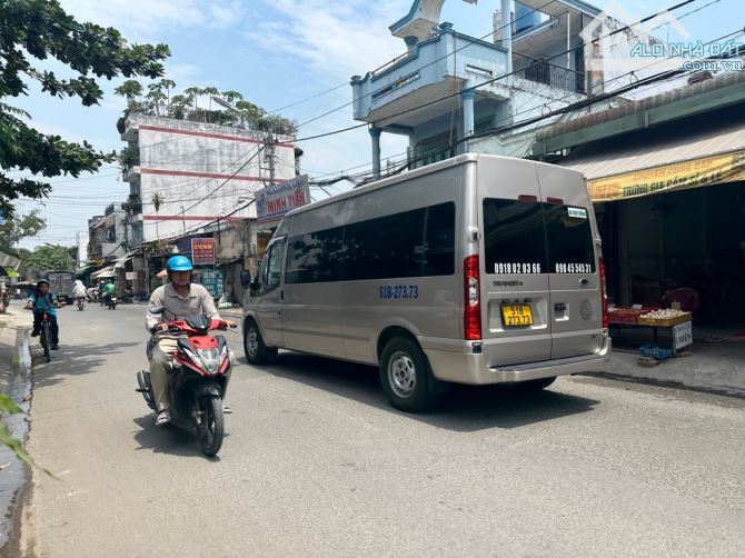Hơn  3 tỷ nhà 4x15m mặt tiền nhựa ngay chợ Bà Điểm, Hóc Môn