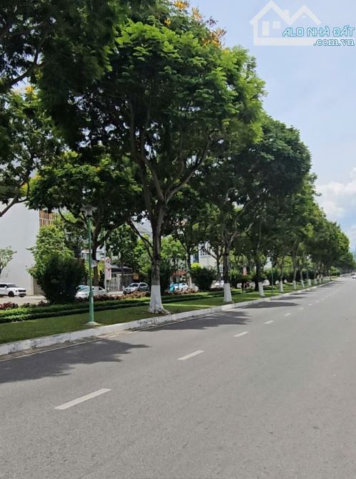 SIÊU HOT, DUY NHẤT MỘT CĂN-MT ĐƯỜNG 30/4- DIÊN TÍCH KHỦNG-VỊ TRI VIP-GIÁ ĐẦU TƯ QUÁ HỜI