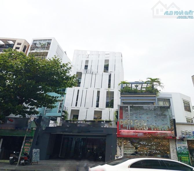Bán gấp nhà mặt tiền Lý Chiêu Hoàng, P10, Quận 6, DT:10x40m, 4 Tầng, HĐT:110trđ, Giá:32 tỷ