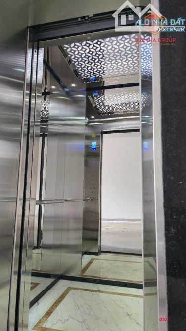 Giá 30 tỷ. Bán toà nhà mặt tiền đường Đồng Khởi gần bv Đồng Nai. DT 400m2. SHR