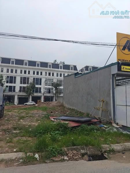 BÁN MẢNH ĐẤT PHÂN LÔ ĐỀN LỪ 3 LUIS CITY .DIỆN TÍCH 107m MẶT TIỀN 8m GIÁ 28,5 TỶ