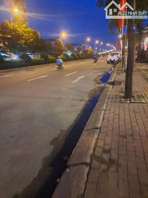 🔥Nhà Xưởng,Mặt Tiền đường Hà Huy Giáp, p THẠNH LỘC,Quận 12,DÒNG TIỀN 100tr/tháng.75tỷ,tl