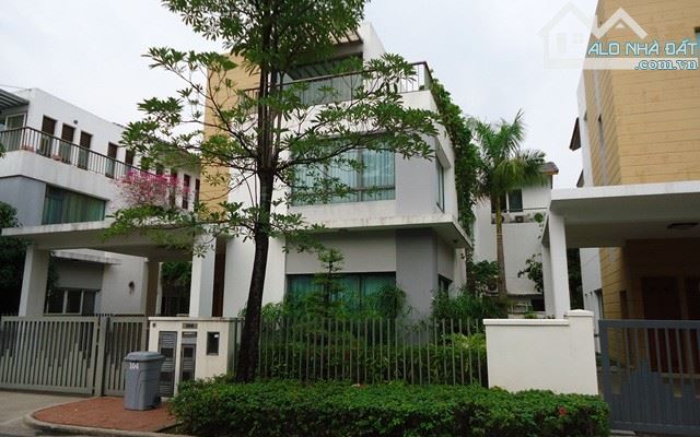 DT: 12m x 23m (CN: 277m2) nhà trệt 2 lầu áp mái, đường Nguyễn Gia Trí (D2) giá chỉ 34,5 tỷ
