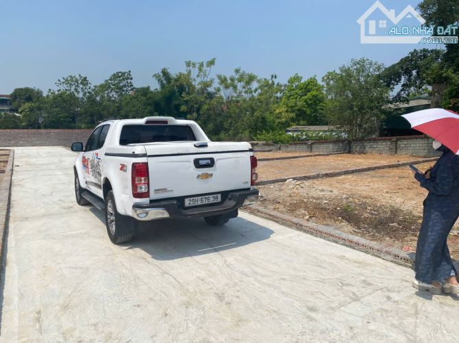 Bán đất nghỉ dưỡng Cẩm Lĩnh, gần hồ Suối Hai 100 m2, giá chưa đến 1 tỷ, ô tô đỗ