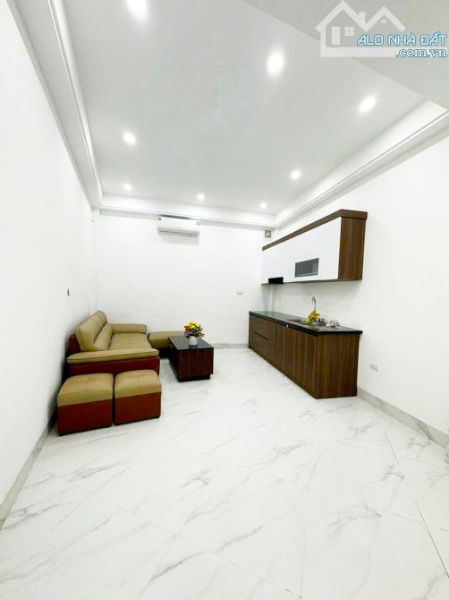 NHÀ LINH QUANG ĐẸP 8PN NGÕ THÔNG, 15M RA OTO TRÁNH + HỒ, Ở & CHO THUÊ ĐỈNH|DT35M2x6T_9,2TỶ