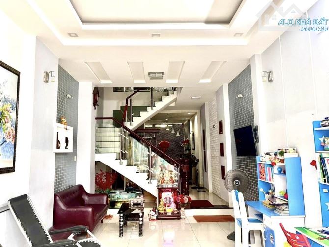 ĐỊNH CƯ Bán Nhà 4 Tầng Cực Đẹp CMT8, 47m2, 8.2 Tỷ