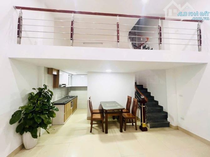 BÁN NHÀ GIA QUẤT 35m-5 TẦNG-4,5MT-4 TỶ NGÕ RỘNG - SỔ ĐỎ HOA HẬU