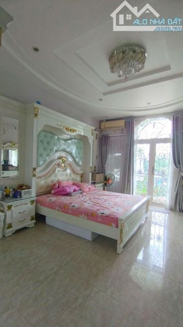 CHỐT ĐƠN ! NHÀ ĐẸP NGUY NGA MT ĐƯỜNG SỐ 22 P11 Q6 (4X26) HẦM 4 TẦNG. GIÁ CHỈ 15 TỶ TL