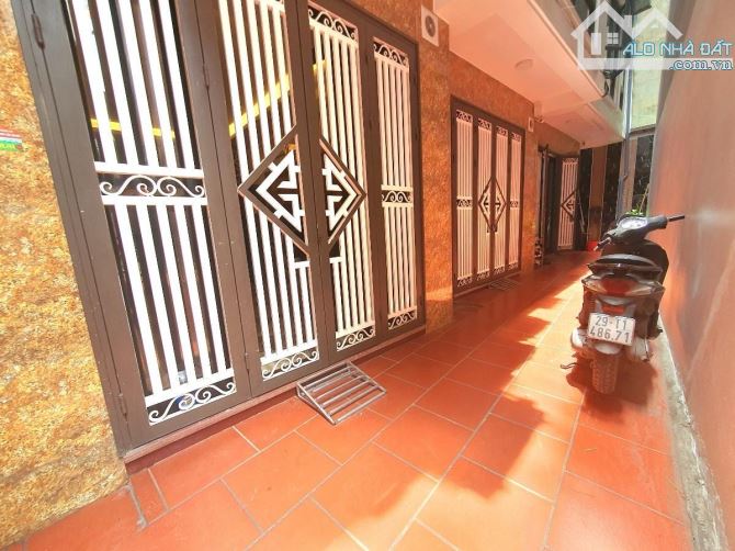 BÁN NHÀ GẤP TRẦN QUỐC VƯỢNG THU VỐN TRƯỚC KHI THỊ TRƯỜNG YẾU. 30 M2 GIÁ 6.. Tỷ.