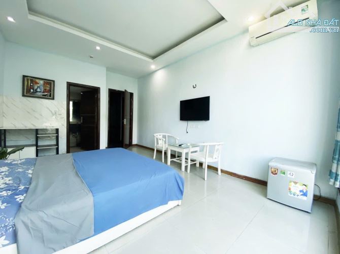 Bán Toà CHDV Hoàng Quốc Việt 78m2 x 7 Tầng, 18 Phòng, Dòng Tiền 85 Triệu/Tháng, Lô Góc