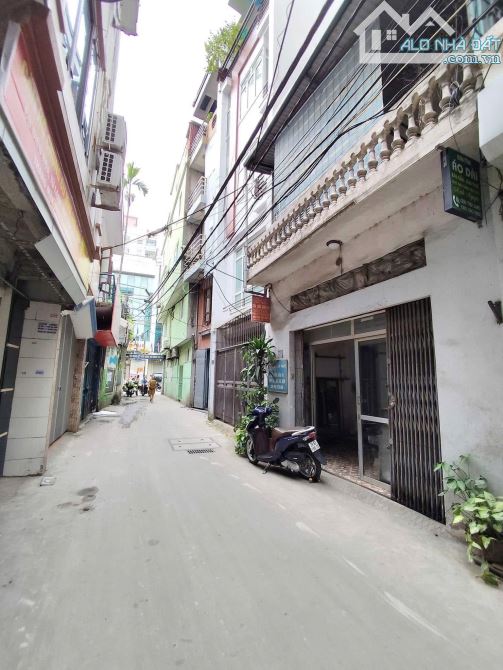 Hoàng Ngân - 75m2,4 tầng,MT 4m, 24.5 tỷ - Sát mặt phố, ngõ thông oto 7 chỗ