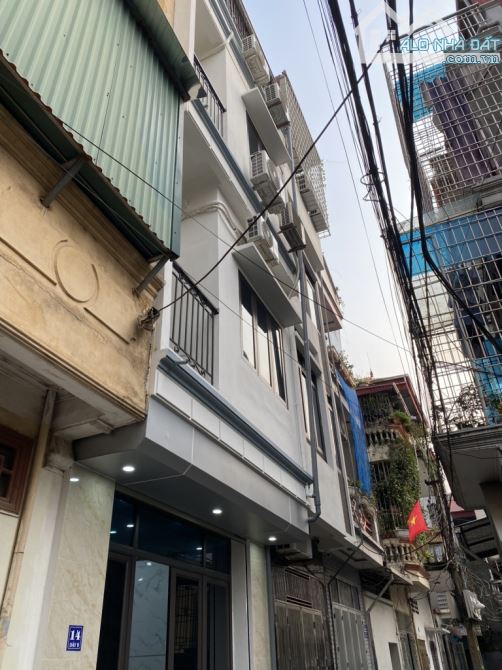 Bán Nhà Cực Đẹp 40M 4 Tầng 5 Ngủ - Phố Ngô Quyền, , Ô Tô Đỗ Cửa Giá 9.6T