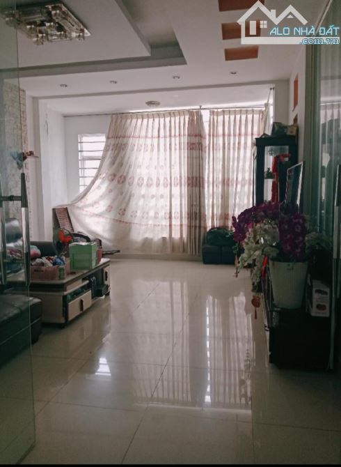 Nhà 5 tầng,  mt đường số 3, ngay trường Ngô Quyền, Bình tân,