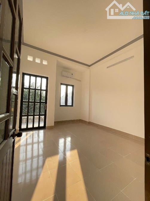 Bán Nhà 4x15, Đặng Nhữ Lâm, Khu dân trí cao, Thị Trấn Nhà bè, Hẻm xe hơi, Giá chỉ 5.4 Tỷ