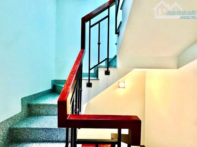 Căn thứ 2 thì không có căn thứ nhất là ĐÂY - 10