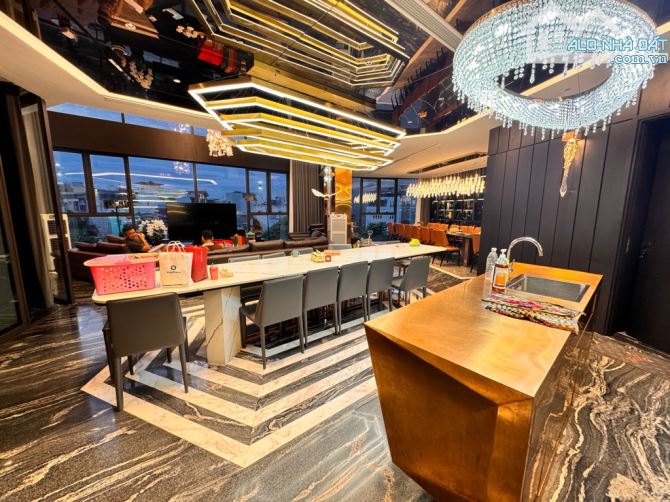 SIÊU HIẾM TUYỆT PHẨM LÔ GÓC 3 MẶT THOÁNG-MẶT PHỐ VIEW SÔNG210m² - 9 tầng – Mặt tiền 20m - 11
