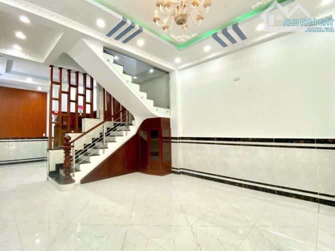 NHÀ ĐẸP 4 TẦNG HXH KHU PHÂN LÔ ĐỒNG BỘ HT 13 Q. 12- 53m2 (5x11) 4PN chỉ hơn 5tỷ

◾️g - 1