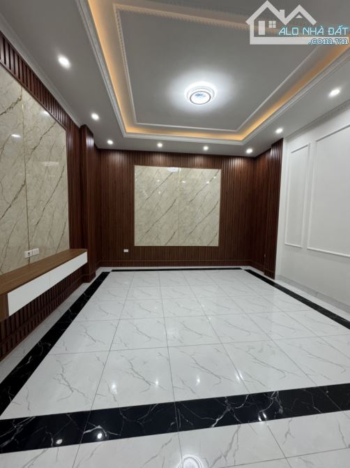 Bán nhà mặt ngõ oto khu phân lô lê trọng tấn thạnh xuân. 5 tầng máy ở hay kd VP , spa - 1