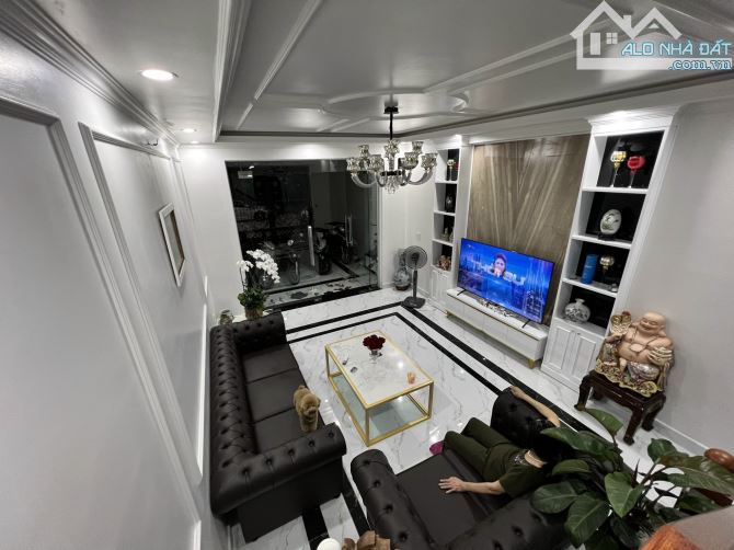 Bán nhà Văn Cao - Thư Trung khu phân lô 4 tầng độc lập sân cổng - 1