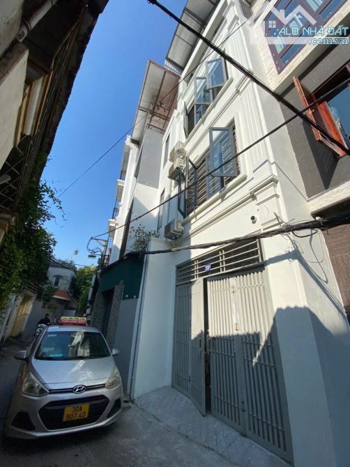 BÁN NHÀ 12 tỷ NGUYỄN VĂN CỪ 50m NGÕ Ô TÔ,GARA KHU VÍP LONG BIÊN HÀ NỘI - 1