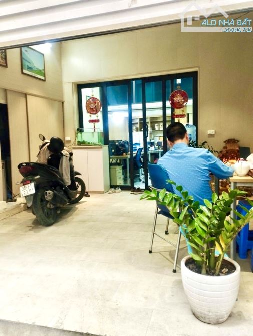 🏡 Bán nhà HÀO NAM, 61m2, lô góc, ô tô vào nhà. Giá chào 16.3 tỷ TL - 1
