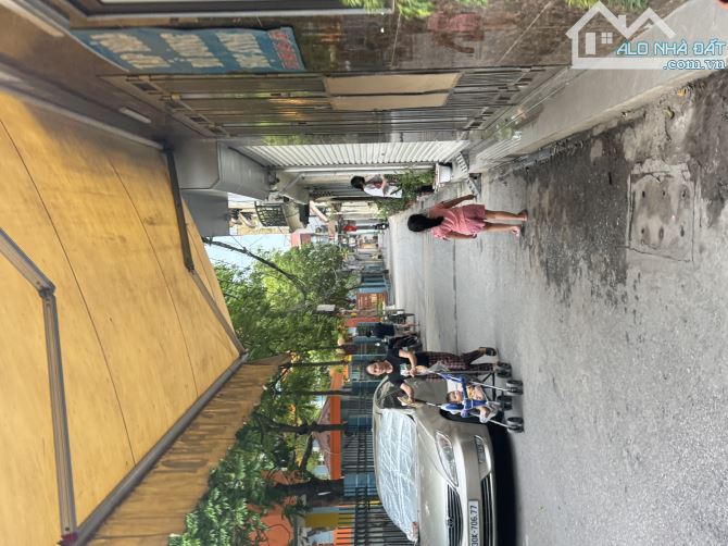 Tài chính 10 tỷ - Nhà Sài Đồng 70m2 - Khu phân lô cán bộ - Cạnh trường học - Dân trí cao - 1