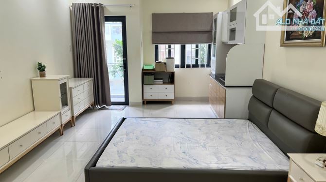 Kẹt tiền cần bán nhà Cách Mạng Tháng 8 - Quận 10, DT 4x15m, nhà 4 tầng, giá chỉ 13 Tỷ - 1