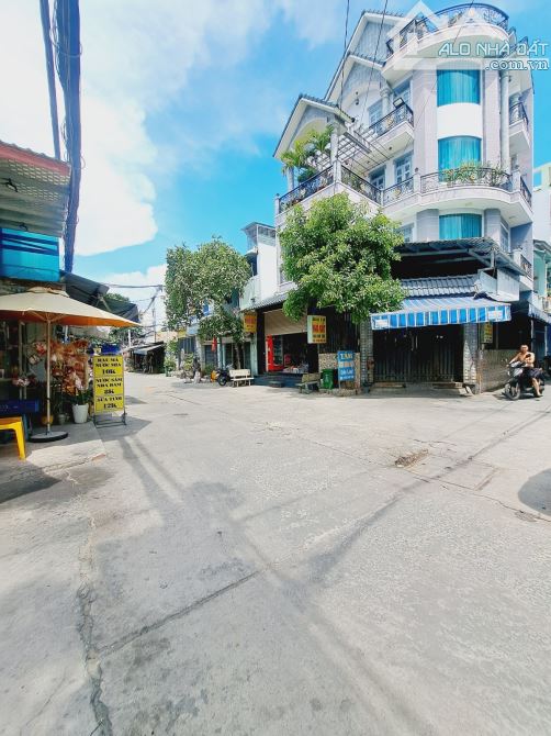 Nhà bán Lê Văn Quới, hẻm xe hơi, khu VIP Bình Tân đủ tiện ích xung quanh chỉ có 4.x tỷ.TL - 1