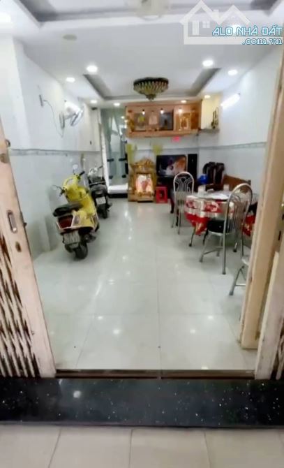 GIẢM CHÀO 450TR. Bán nhà Nguyễn Quý Yêm 93m2 3 tầng hẻm xe hơi thông, còn nhỉnh  6 tỷ - 1