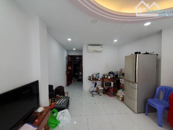 Hơn  3 tỷ nhà 4x15m mặt tiền nhựa ngay chợ Bà Điểm, Hóc Môn - 1
