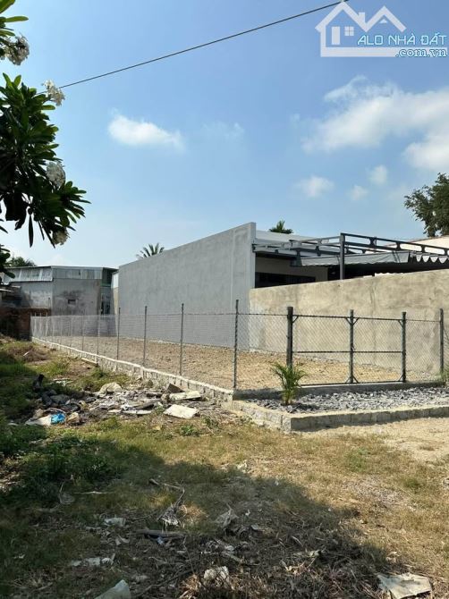 Bà Lan e chú Bê cha của anh Út nhờ bán nhanh dùm lô đất full thổ cư giá 700tr. - 1