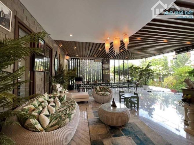 Villa Sân Vườn Phong Cách Nhiệt Đới 40x20M- Hầm 4 Tầng Đối Diện Công Viên Cây Xanh - 1