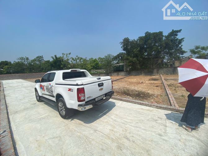 Bán đất nghỉ dưỡng Cẩm Lĩnh, gần hồ Suối Hai 100 m2, giá chưa đến 1 tỷ, ô tô đỗ - 1