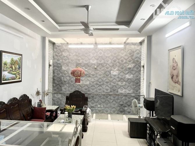 ĐỊNH CƯ Bán Nhà 4 Tầng Cực Đẹp CMT8, 47m2, 8.2 Tỷ - 1