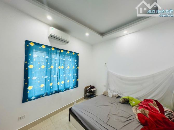 BÁN NHÀ GIA QUẤT 35m-5 TẦNG-4,5MT-4 TỶ NGÕ RỘNG - SỔ ĐỎ HOA HẬU - 1