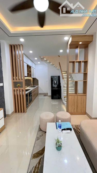 🏘🏘NHÀ ĐẸP 4 TẦNG ĐỐI DIỆN UB QUẬN GÒ VẤP GIÁ 4 TỶ 780 - 1