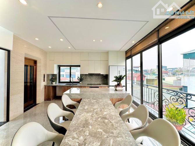 DUY NHẤT !!! BÁN NHÀ LINH LANG 55M2 - 5 TẦNG THANG MÁY - 3.7M MẶT TIỀN - 26 TỶ - PHÂN LÔ - 1