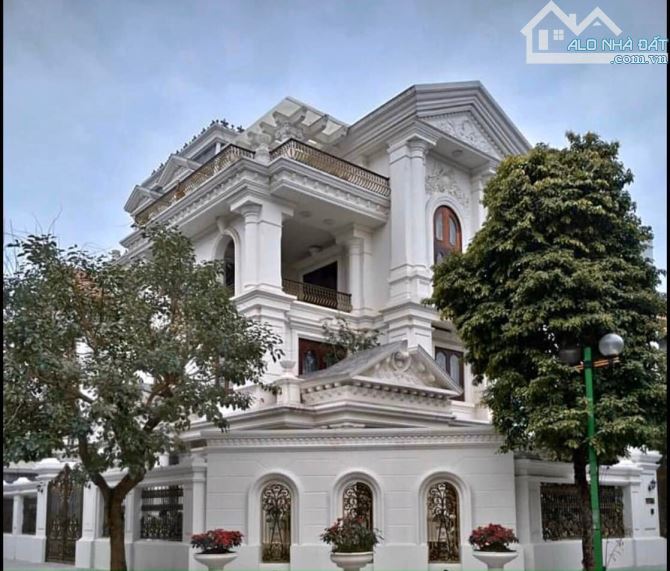 Biệt thự đơn lập KĐT VIỆT HƯNG - 235m 4tầng thô - mặt tiền 13m -  chào hơn 51tỷ - 1