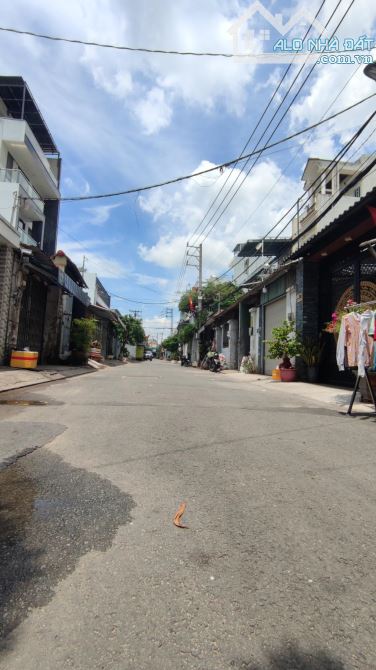 NGAY LÊ VĂN QUỚI GIÁP TÂN PHÚ, 3 TẦNG, 5 x 22, CHỈ 5.69🧄 HẺM XE HƠI 6m THÔNG THOÁNG [420] - 1