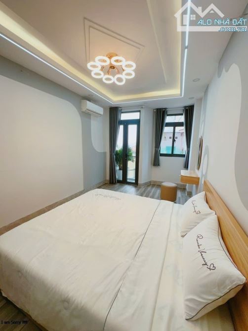 BÁN NHÀ ĐẸP KHU C18 K300 - TRỆT 3 LẦU ST, HẺM XE HƠI, GIÁ TỐT DT: 4,5x20 KC: 5 Tầng Giá 14 - 1