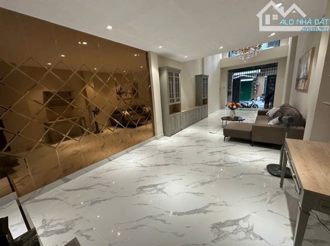 Đỉnh Cao Thượng Lưu: Sở Hữu Ngay Nhà Mặt Tiền Đinh Công Tráng Q1 Chỉ 38 Tỷ ! - 12