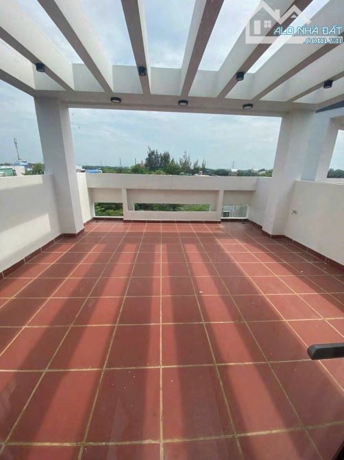 Bán Nhà 4 Tầng Sân Thượng ,DT 82m2, - Mặt Tiền Đường 8M,800m ra 3 trường Đại Học, GSmetro. - 12