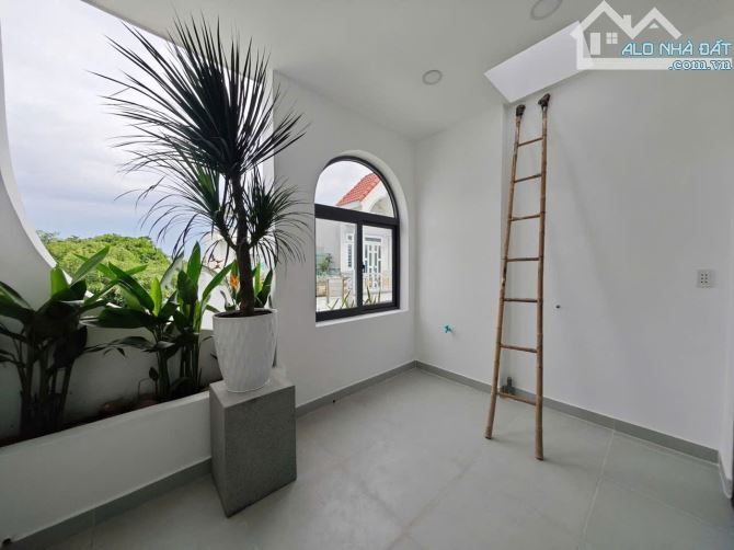 Bán nhà phố cao cấp quận 12 giá 5.99 tỷ TL. Gần UBND quận 12 - 15