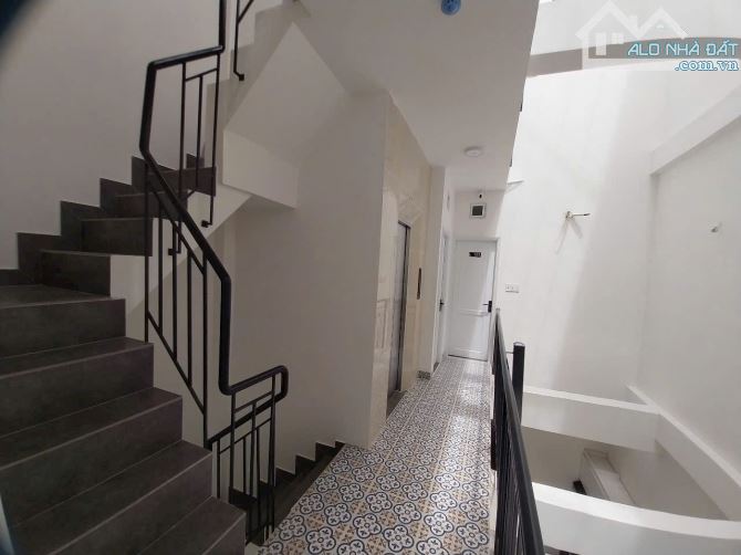 BÁN TOÀ CHDV - HẺM XE TẢI - TRẦN THỊ HÈ -100M2 - 5 TẦNG - DÒNG TIỀN 37TR/THÁN - GIÁ 10,5TỶ - 3