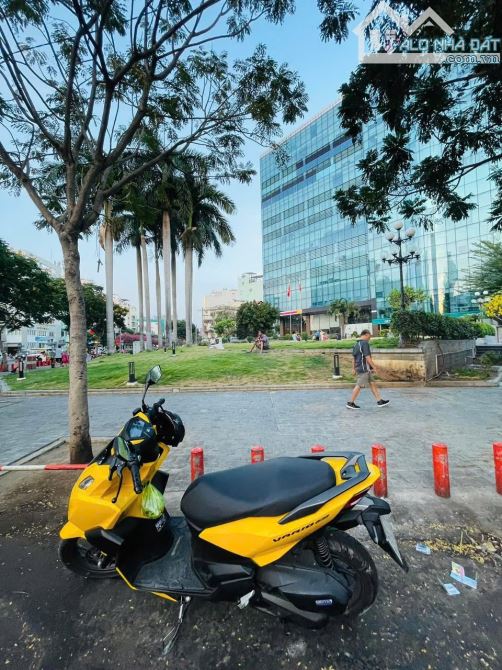 MẶT TIỀN HẼM KHU LÊ QUỐC HƯNG P12 NHÀ PHÂN LÔ DT ĐẤT 26M2 ( Ngang 3.4m)  KHU CHỢ XÓM CHIẾU - 2