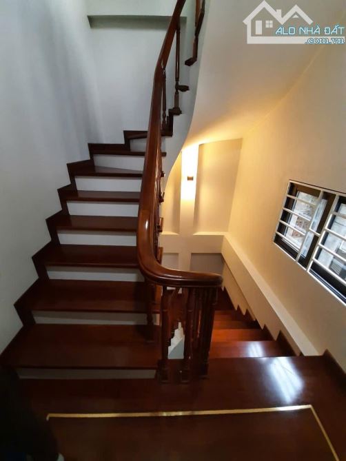 BÁN NHÀ TÔN ĐỨC THẮNG -ĐỐNG ĐA - Ô TÔ ĐỖ CỬA -40M2-5 T -16,3 TỶ - 2